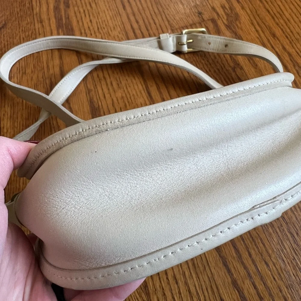 ⚪️COACH: White vintage Legacy flap purse, crossbody w/metal turn lock, preowned